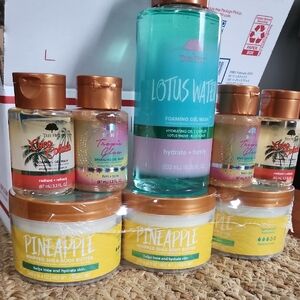 Tree Hut Lotus Water Foaming Gel Wash